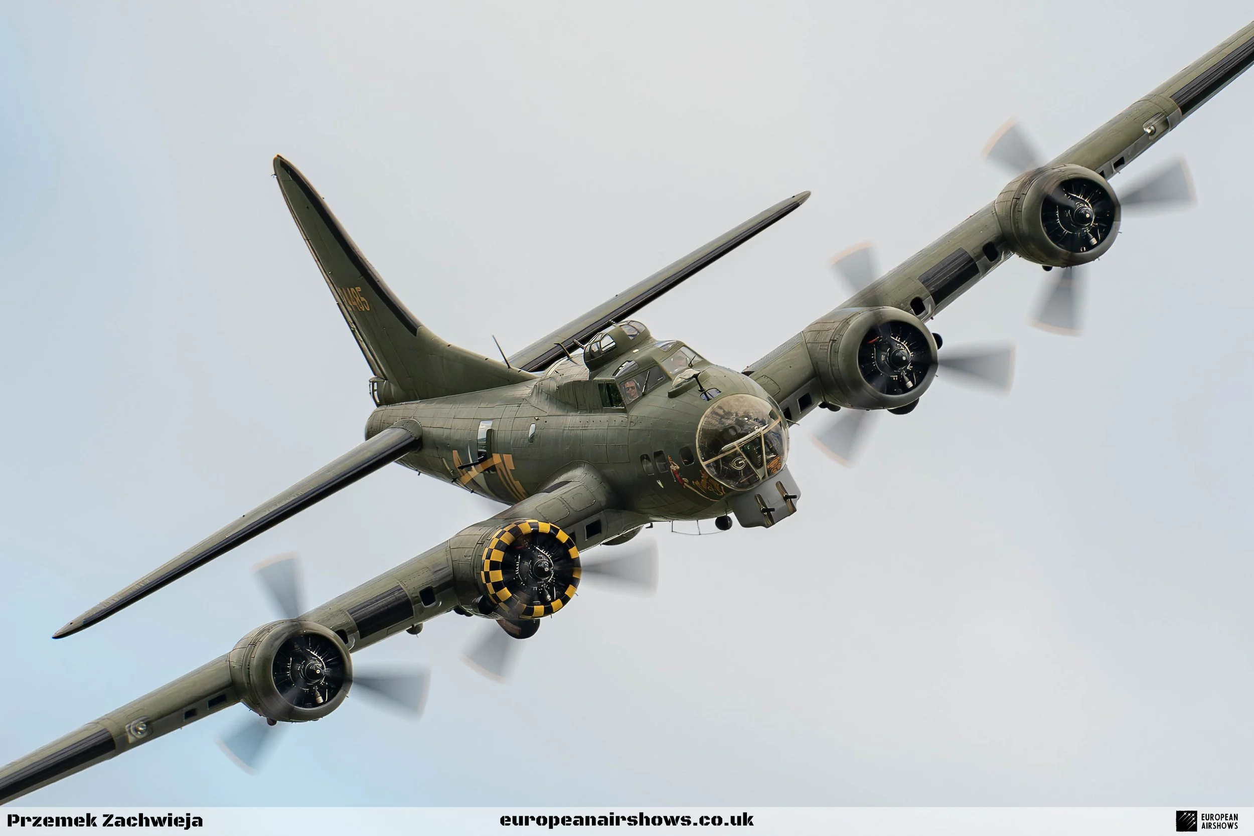 Boeing B-17G Flying Fortress G-BEDF 